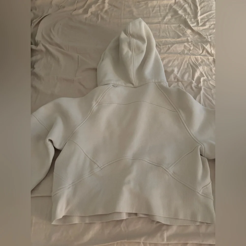 Lululemon scuba quarter zip 🤍 - Picture 3 of 3